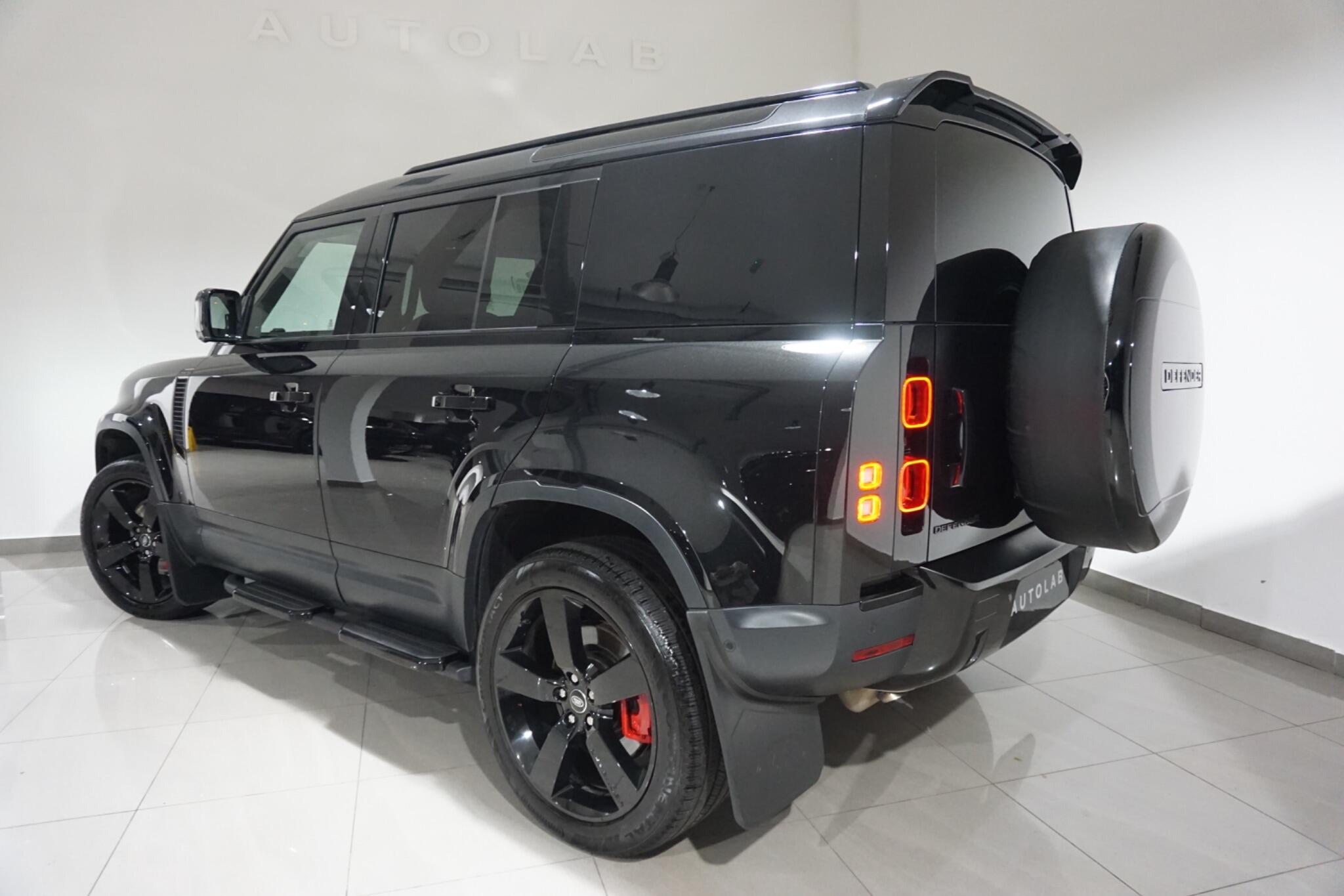 Land Rover Defender 110 3.0 D250 MHEV HSE Hard Top SUV 5dr Diesel Auto 4WD MWB Euro 6 (s/s) (250 ps)